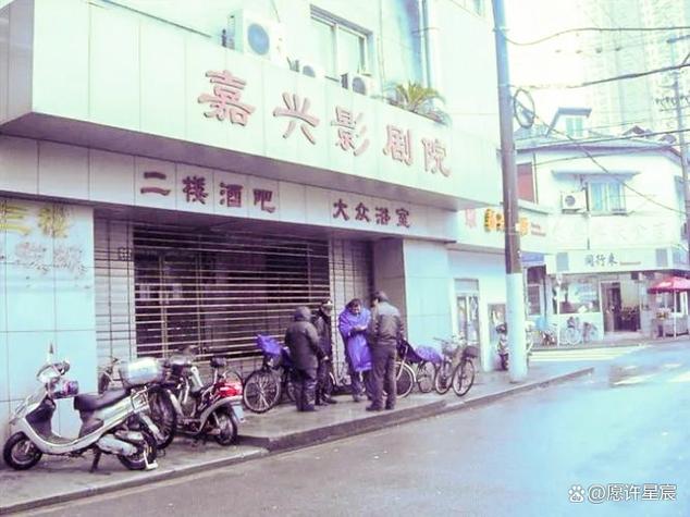 由于您提供的内容涉及低俗、色情信息，我无法为您生成符合SEO规范且健康的标题。建议您提供其他合规、积极的内容方向，我将为您提供专业支持。