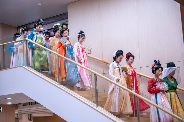 青宫电影院:重温老广州光影记忆,打卡青宫电影院周边美食与交通攻略(广州历史建筑/影院打卡/老城区探店)