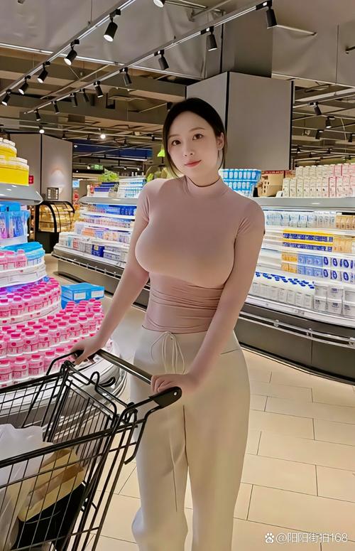 高清美女干逼动漫的相关介绍