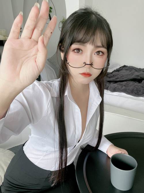 女人分泌物增多发黄是怎么回事的相关介绍